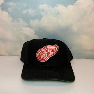 Vintage NHL Detroit Red Wings Snap Back